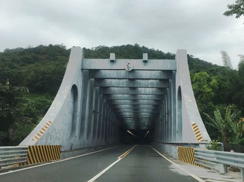 1、深（圳）汕（头）高速公路鲘门隧道